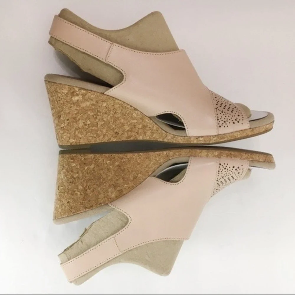 Clarks Womens Size 8.5 Lafley Joy Blush Pink Leather‎ Sandals Wedges Shoes